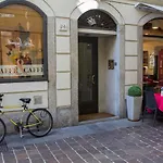Lella's